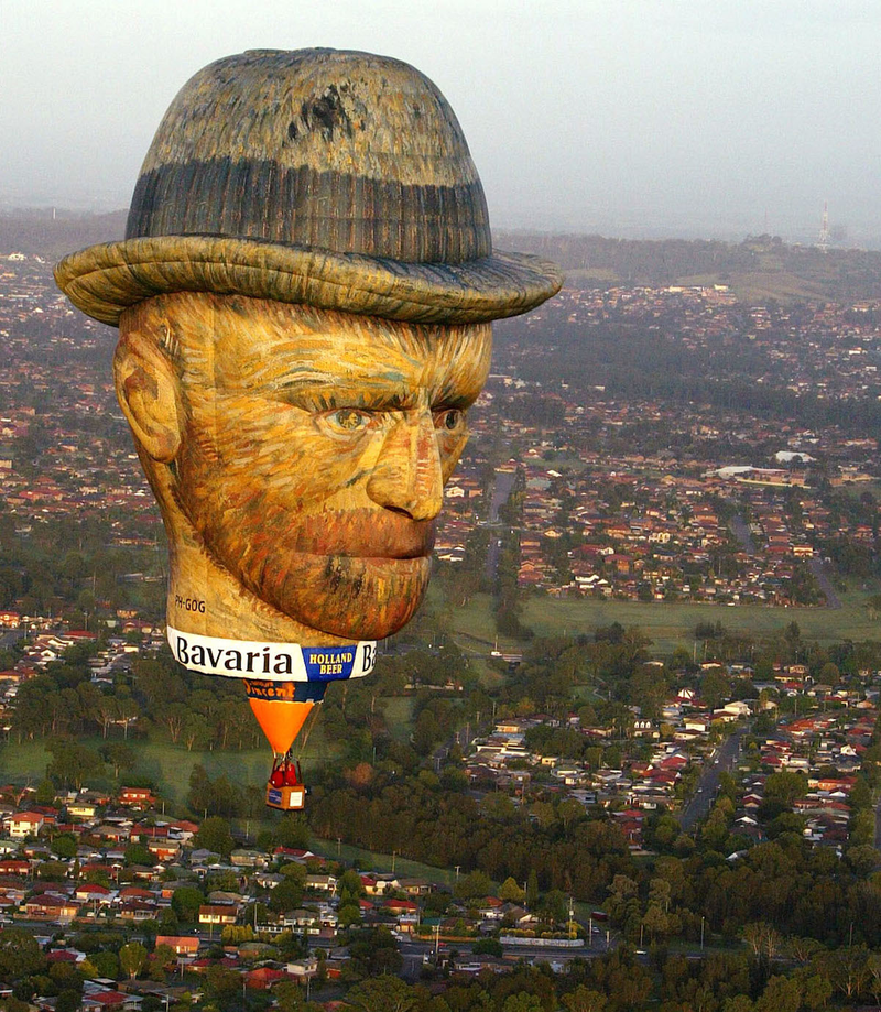 Illustration for article titled The Strangest Hot-Air Balloons To Ever Grace The Skies